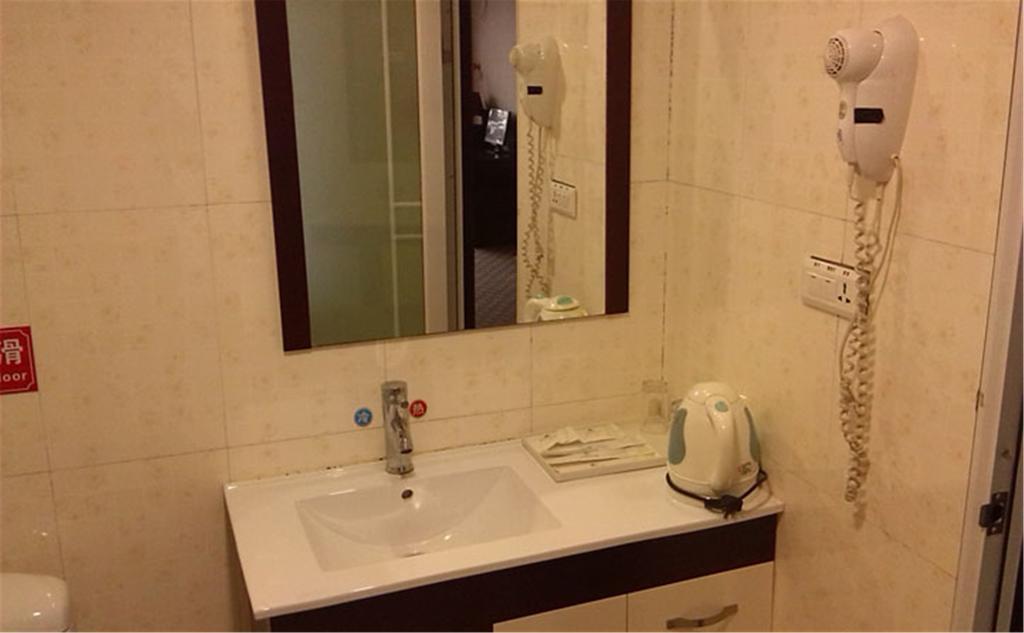 Danjiangkou Wudangshan Yinjie Holiday Hotel חדר תמונה