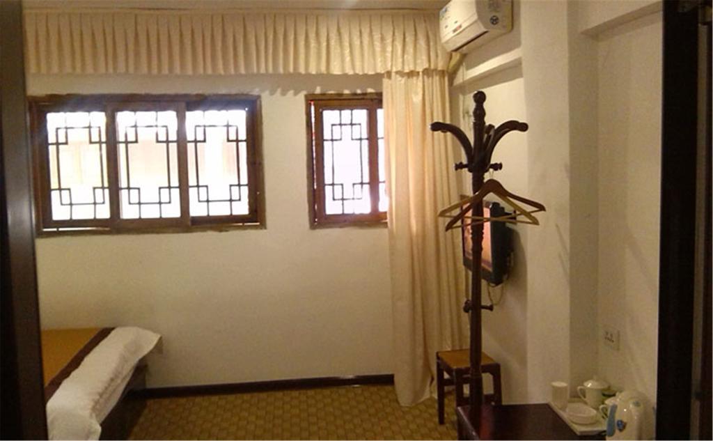 Danjiangkou Wudangshan Yinjie Holiday Hotel חדר תמונה