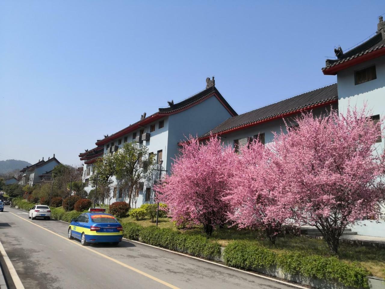 Danjiangkou Wudangshan Yinjie Holiday Hotel מראה חיצוני תמונה